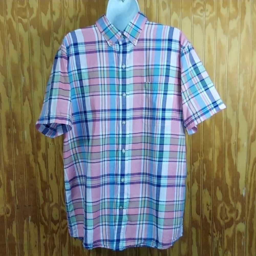 IZOD Saltwater relaxed fit.